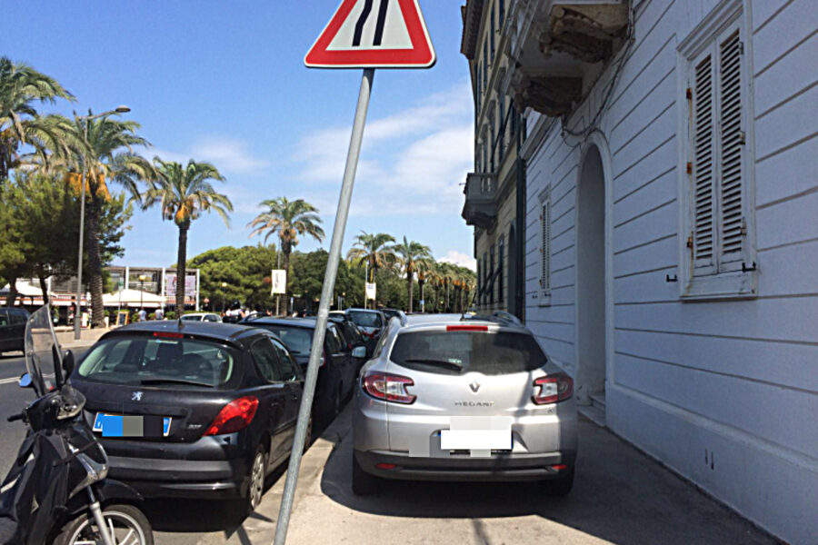 “Tanto sono cinque minuti”, così Napoli diventa sempre più invivibile