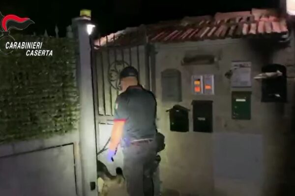 Spacciatori col reddito di cittadinanza, 36 arresti nella retata di San Valentino: “bubbazza” e “caffè” i codici per vendere la droga