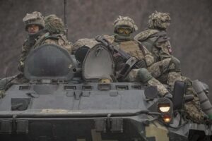 “Kiev potrebbe cadere nelle mani dei russi questa notte”, la previsione di Bloomberg