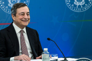 Stabilimenti balneari, dopo 16 anni Draghi centra l’obiettivo: nel 2024 le gare