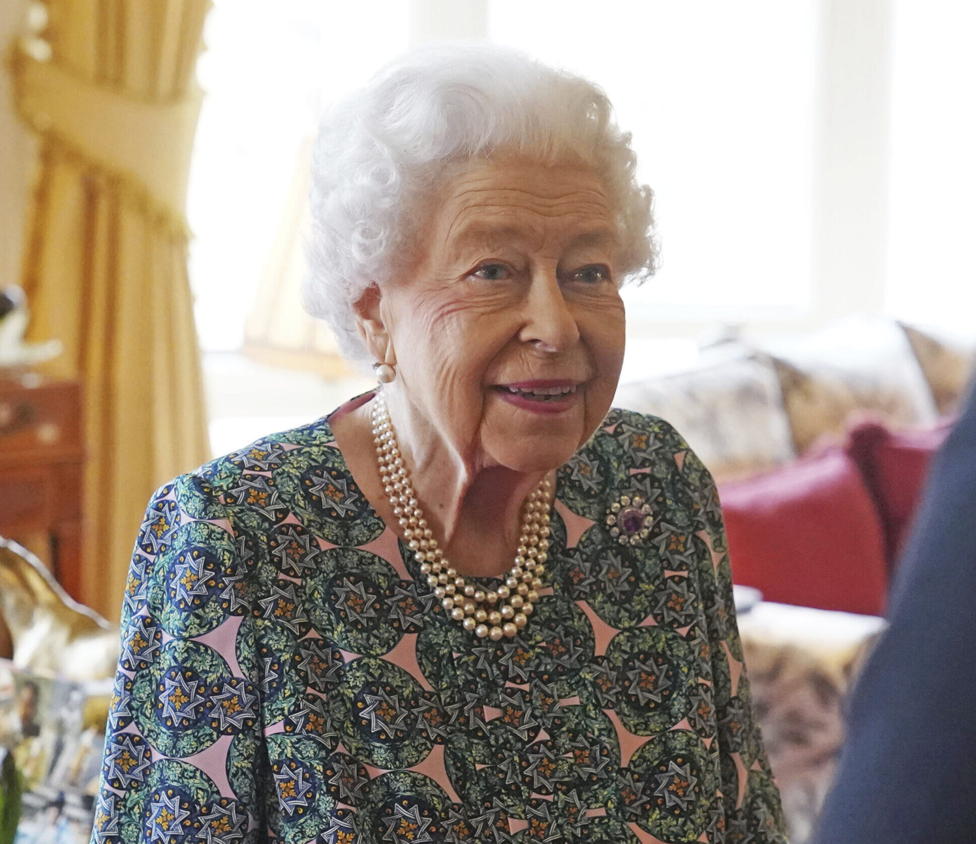 Sua Maestà Elisabetta II ha il Covid”, lannuncio di Buckingham Palace foto