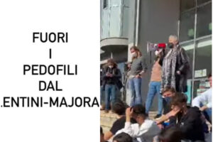 Liceo occupato contro le molestie sessuali, le accuse delle studentesse ai docenti e alla preside: “Vanno avanti da 4 anni” Liceo occupato contro le molestie sessuali, le accuse delle studentesse ai docenti e alla preside: “Vanno avanti da 4 anni”