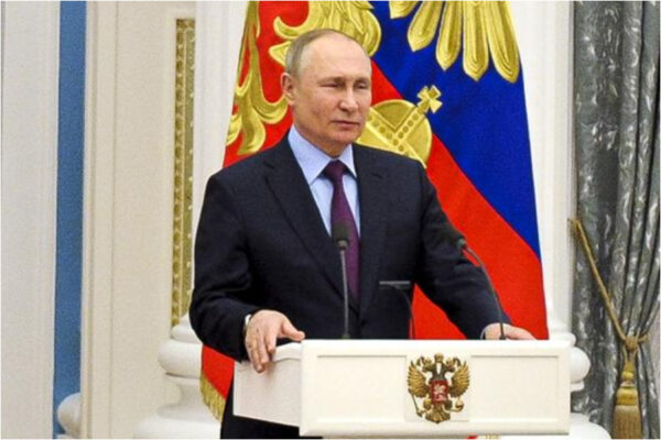 La furbata di Putin: mascherarsi da soccorritore per invadere l’Ucraina La furbata di Putin: mascherarsi da soccorritore per invadere l’Ucraina