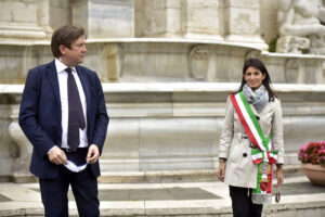 Raggi ‘nì vax’, l’ex sindaca si intesta la fronda 5 Stelle per l’espulsione di Sileri: “Dio sia lodato”