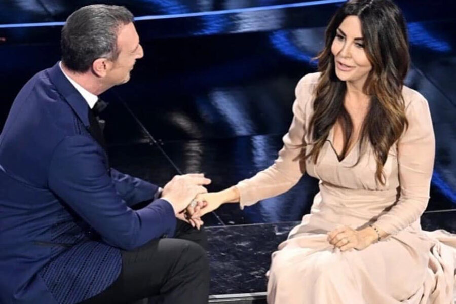 Cosa è successo tra Amadeus e Sabrina Ferilli, il ‘giallo’ della serata finale a Sanremo