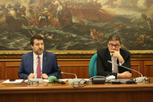 Superbonus, la “grande truffa” che spacca la Lega: Salvini e e Bagnai sconfessano il ‘draghiano’ Giorgetti