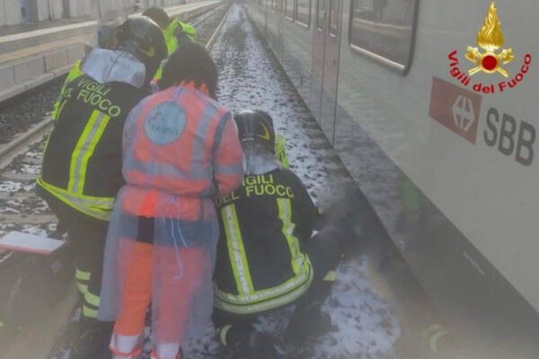 Ragazzo travolto da un treno in stazione: 16enne in gravi condizioni