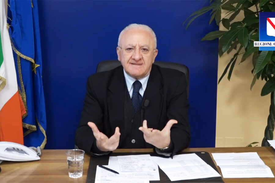 Ira di De Luca su Franceschini: il tuo ministero manda tutti al manicomio