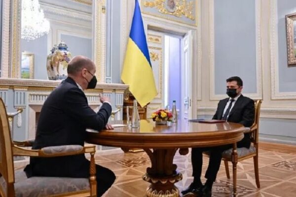 Ucraina, prove di disgelo: per Lavrov chance di accordo, Mosca ferma parte delle esercitazioni militari