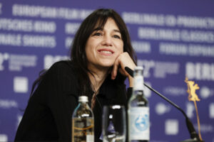 Intervista a Charlotte Gainsbourg: “Mia madre Jane Birkin come non l’avete mai vista” Intervista a Charlotte Gainsbourg: “Mia madre Jane Birkin come non l’avete mai vista”