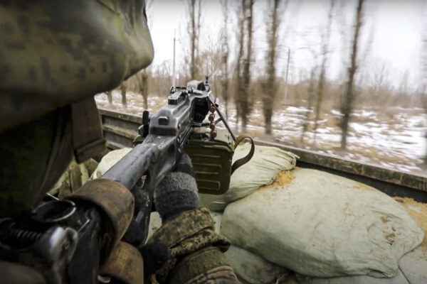 La Costituzione dice che l’Italia deve spegnere la guerra, non alimentarla