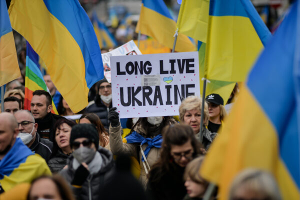 Foto Claudio Furlan/LaPresse
13 Marzo, 2022 Milano, Italia
News
Corteo di cittadini Ucraini da Stazione Centrale contro l’invasione russa in Ucraina

Photo Claudio Furlan / LaPresse
March 13, 2022 Milan, Italy
News
Demonstration of Ukrainian citizens from Central Station against the Russian invasion of Ukraine
