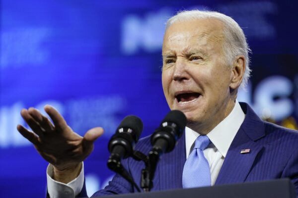 Biden minaccia la Cina: “Se date armi a Putin la pagherete”