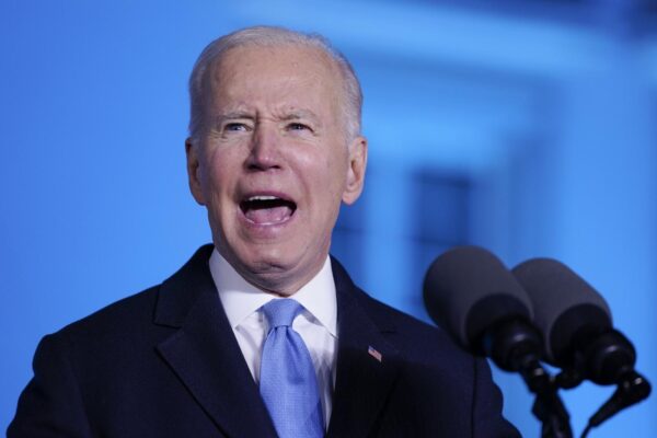 Biden vuole la terza guerra mondiale? Minacce e offese a Putin spiazzano Alleati e Casa Bianca