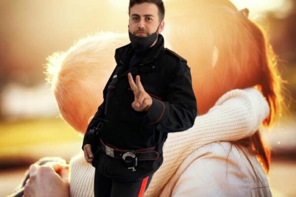 “Sta soffocando”, le urla della madre e il ‘blitz’ del carabiniere: bimba fuori pericolo a Melito