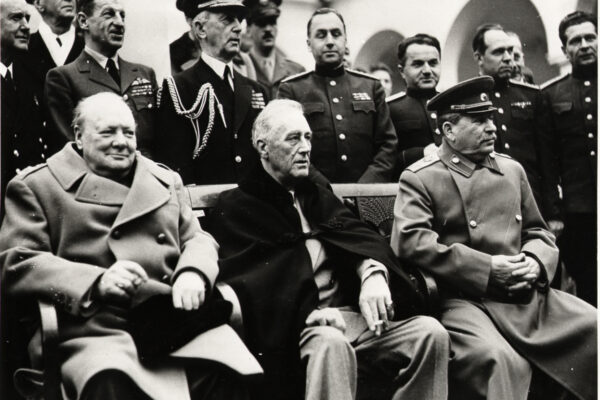 Conferenza di pace, a quasi 80 anni di distanza da Yalta c’è bisogno di un nuovo accordo per il prossimo secolo