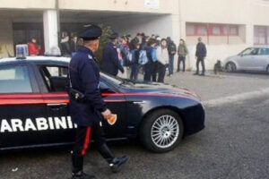 La soluzione a baby gang e dispersione scolastica: più polizia e zero progetti, il patto educativo è una chimera