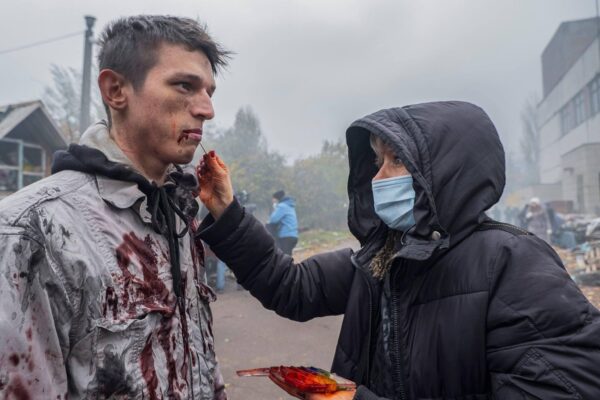 “Guerra in Ucraina? Non c’è, è una fake inventata”: il complotto sull’invasione russa lanciata da Putin