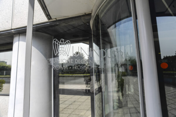 Unione Industriali, Roma ‘commissaria’ Napoli che grida alla fake news: è caos