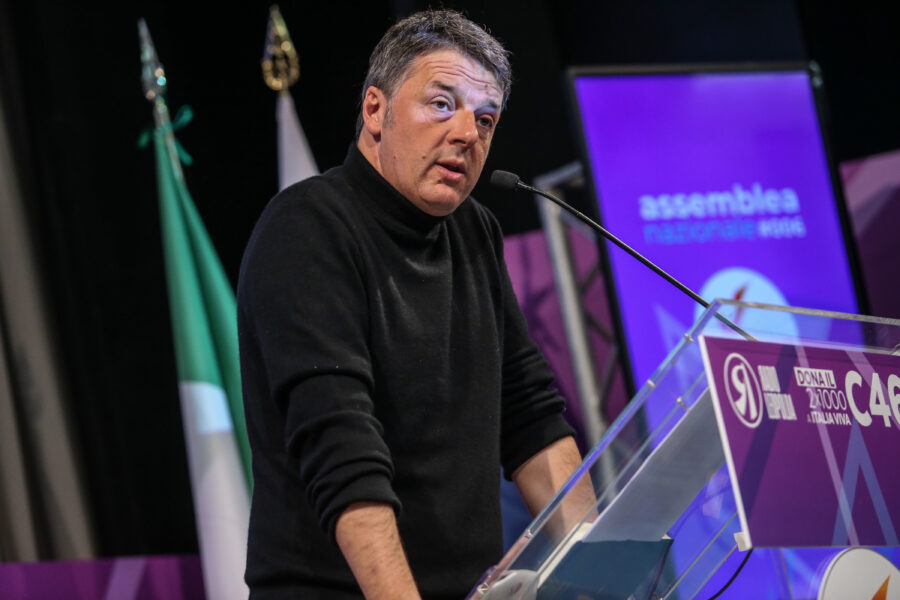 La ricetta di Renzi sull’Ucraina: “Meno emozioni e più diplomazia, priorità è cessate il fuoco”