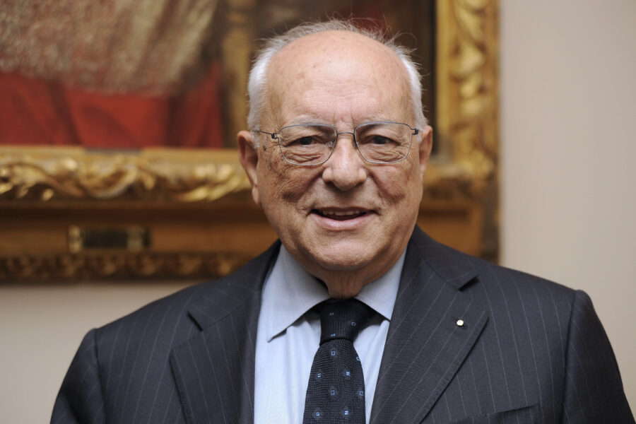 La condanna di Armando Veneto strazia la giustizia calabrese: gogna e accanimento sui resti di un avvocato di 90 anni