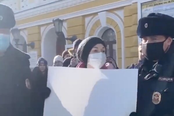 Russia in piazza contro Putin, proteste in 37 città: solo a Mosca 300 arresti della polizia