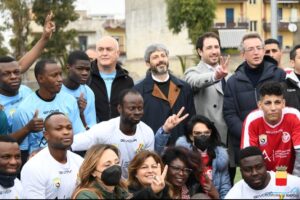 “Un calcio al razzismo”, al via il Mundialito del calcio: 12 consolati per lanciare un messaggio di pace “Un calcio al razzismo”, al via il Mundialito del calcio: 12 consolati per lanciare un messaggio di pace