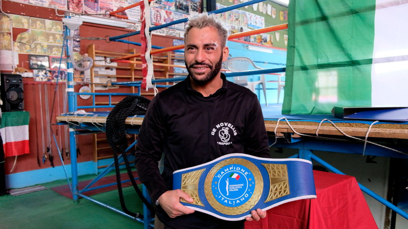 Carlo De Novellis, il Campione italiano di boxe dal Rione Traiano: “Voglio combattere a Napoli”
