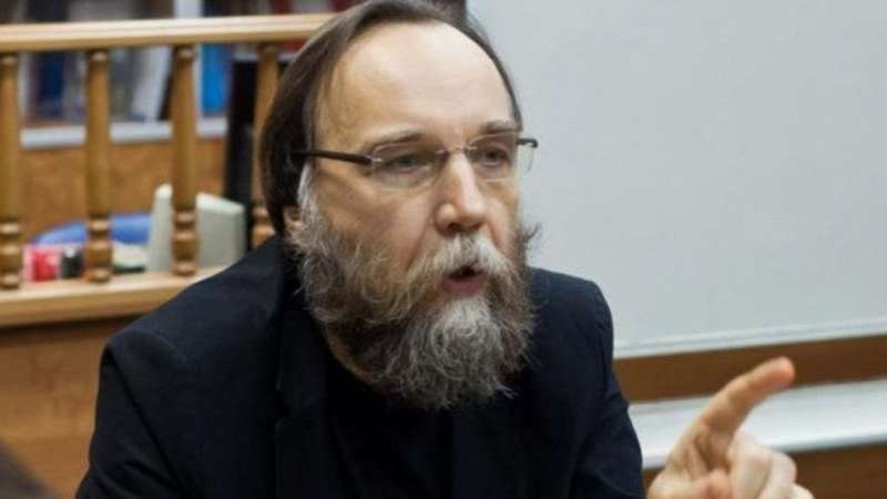 Aleksandr Dugin, l’ideologo di Putin: “Occidente è l’Anticristo, in Ucraina battaglia contro liberalismo e globalismo”