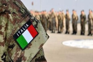 L’Esercito italiano si prepara al combattimento: limitare congedi e addestramento specifico, la circolare che fa discutere