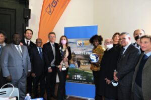 Un calcio al razzismo, il Mundialito delle comunità in città: ucraini e nazionale parlamentari per lanciare messaggio di pace