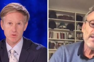 Scontro Orsini-Parsi a Cartabianca, il professore lascia lo studio e accusa: “Cassa di risonanza per buffonate”