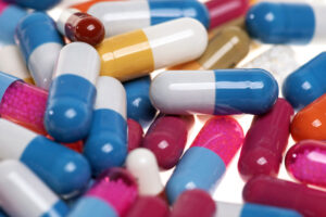 SANITA’ INDUSTRIA FARMACEUTICA PILLOLA PILLOLE FARMACO FARMACI MEDICINA MEDICINE MEDICINALE MEDICINALI CURA CURE
CAPSULA CAPSULE PASTICCA PASTICCHE COMPRESSA COMPRESSE