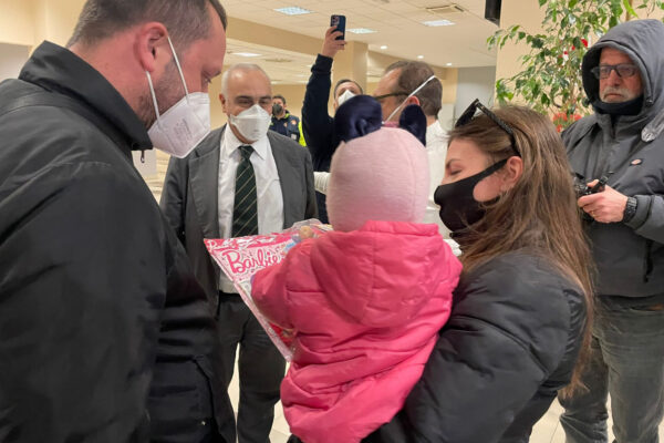 Napoli pronta ad accogliere gli ucraini: hub covid trasformati in centri di accoglienza