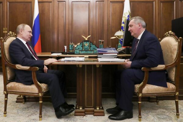 La bufala russa sulle ‘armi etniche’ di Kiev finanziate dal Pentagono: “Rendono le nostre donne sterili e intolleranti al cibo”