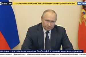 La propaganda di Putin in tv: “Ucraini hanno subito lavaggio del cervello, nazisti li usano come scudi umani”