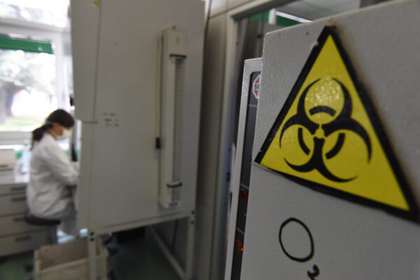 LABORATORIO MULTIMEDICA

FASE2 FASE 2 FASE DUE

COVID19 COVID 19 CORONAVIRUS CORONA VIRUS

RICERCATORE RICERCATORI RICERCATRICI

MASCHERINA MASCHERINE

LABORATORIO LABORATORI

RICERCA SCIENTIFICA

TEST SIEROLOGICO SIEROLOGICI

CAPPA ASPIRANTE CHIMICA

PERICOLO RADIAZIONI RADIAZIONE