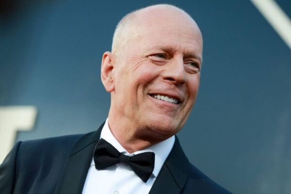 Cos’è l’afasia, il disturbo di cui soffre Bruce Willis: cause e sintomi della malattia che provoca problemi al linguaggio