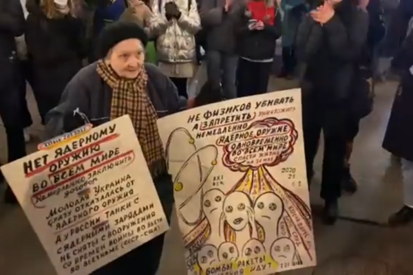 Chi è Yelena Osipova, la nonna sopravvissuta a Leningrado e arrestata perché manifestava contro Putin Chi è Yelena Osipova, la nonna sopravvissuta a Leningrado e arrestata perché manifestava contro Putin