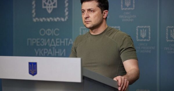 Perché Zelensky ha il dovere della resa: l’Ucraina è sconfitta militarmente e la armi occidentali non avranno risultati