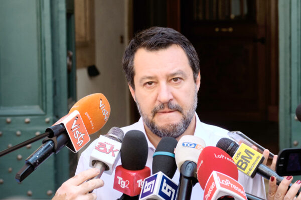 La variante frasetta per far dire a Salvini: “Ho vinto io” e scongiurare la crisi…