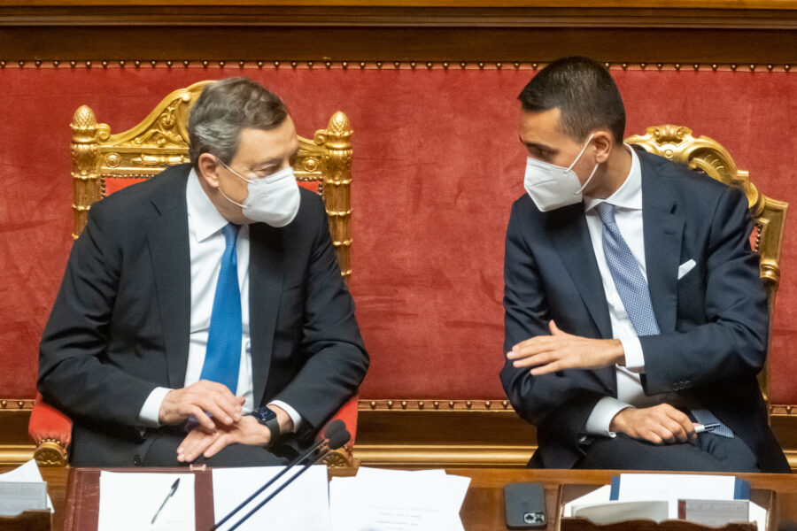 Perché sono stati espulsi 30 diplomatici russi dall’Italia, erano spie?