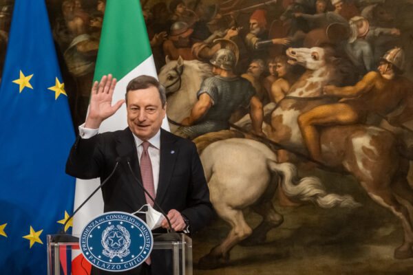 Operazione fiducia, in cosa consiste l’iniziativa di Draghi per consolidare il governo e attirare investitori