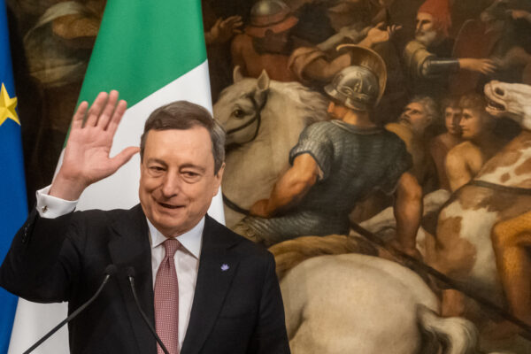 Foto Mauro Scrobogna /LaPresse
07-04-2022 Roma, Italy
Politica
Palazzo Chigi – incontro con il Primo Ministro del Regno dei Paesi Bassi
Nella foto: Il Presidente del Consiglio Mario Draghi 

Photo Mauro Scrobogna / LaPresse
April 07, 2022 Rome, Italy
Politics
Palazzo Chigi – meeting with the Prime Minister of the Kingdom of the Netherlands
In the photo: Prime Minister Mario Draghi