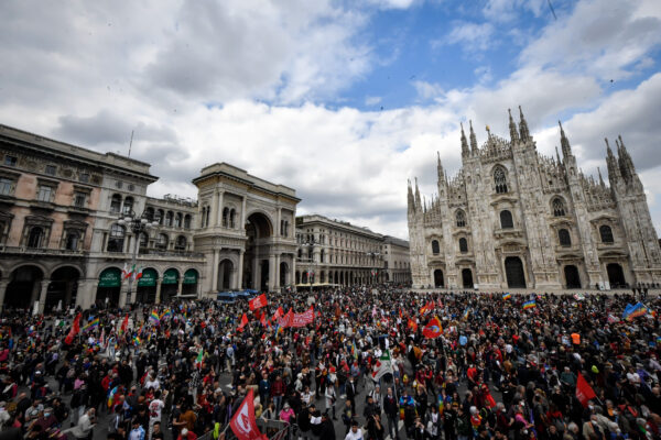 Foto Claudio Furlan/LaPresse
25 Aprile 2022 Milano (Italia)
News
Manifestazione per il 25 Aprile festa della Liberazione, corteo da Corso Venezia
Photo Claudio Furlan / LaPresse
25 April 2022 Milan (Italy)
News
Demonstration for April 25, Liberation Day, parade from Corso Venezia Foto Claudio Furlan/LaPresse
25 Aprile 2022 Milano (Italia)
News
Manifestazione per il 25 Aprile festa della Liberazione, corteo da Corso Venezia
Photo Claudio Furlan / LaPresse
25 April 2022 Milan (Italy)
News
Demonstration for April 25, Liberation Day, parade from Corso Venezia