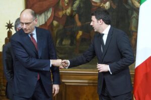 Renzi pronto a correre da solo al voto, stoccata a Letta: “Preferisco Bonaccini candidato premier”