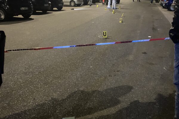Omicidio allo stadio Maradona, 25enne crivellato di colpi in auto a Fuorigrotta