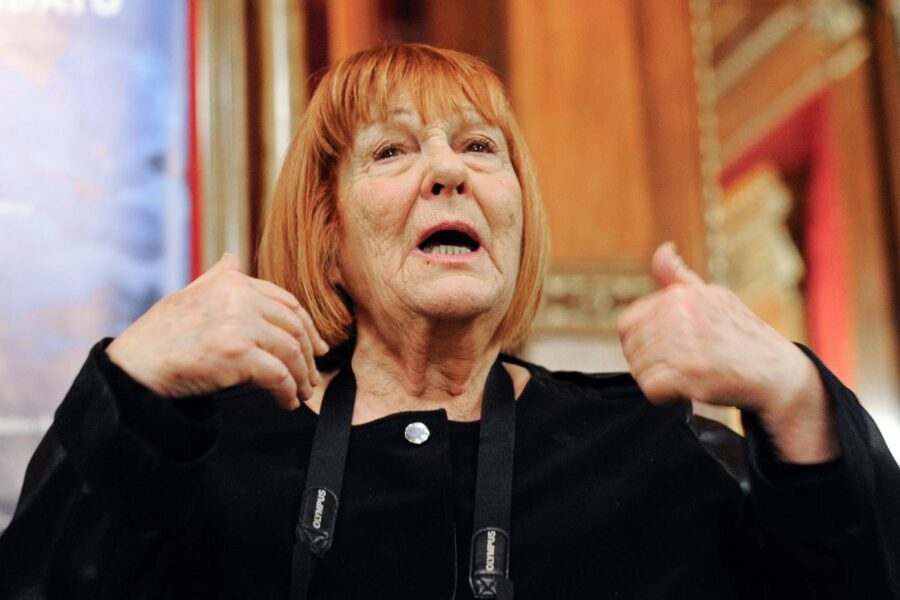 Foto LaPresse – Guglielmo Mangiapane
02/03/16 Palermo ITA
Cronaca
Conferenza stampa di presentazione dell’opera teatrale ‘Il Caravaggio rubato’ in programma al Teatro Massimo di Palermo. Un progetto che mette insieme tre grandi siciliani: il compositore e violoncellista Giovanni Sollima, la fotografa Letizia Battaglia e il giornalista e scrittore Attilio Bolzoni.
Nella foto: Letizia Battaglia

Photo LaPresse – Guglielmo Mangiapane
02/03/16 Palermo ITA
News
News conference about the theatrical play ‘The Stolen Caravaggio’.
In the picture: Letizia Battaglia