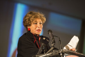 “Inviando armi per la pace stiamo giocando con l’apocalisse”, intervista a Luciana Castellina