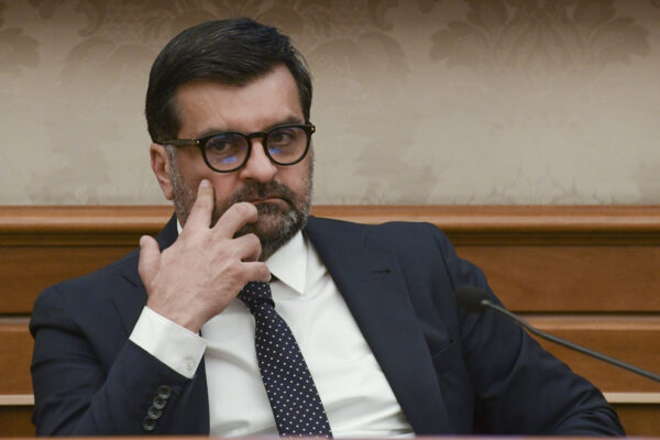 Luca Palamara ci riprova, l’ex Zar delle nomine punta alle elezioni 2023: “Per una giustizia giusta”